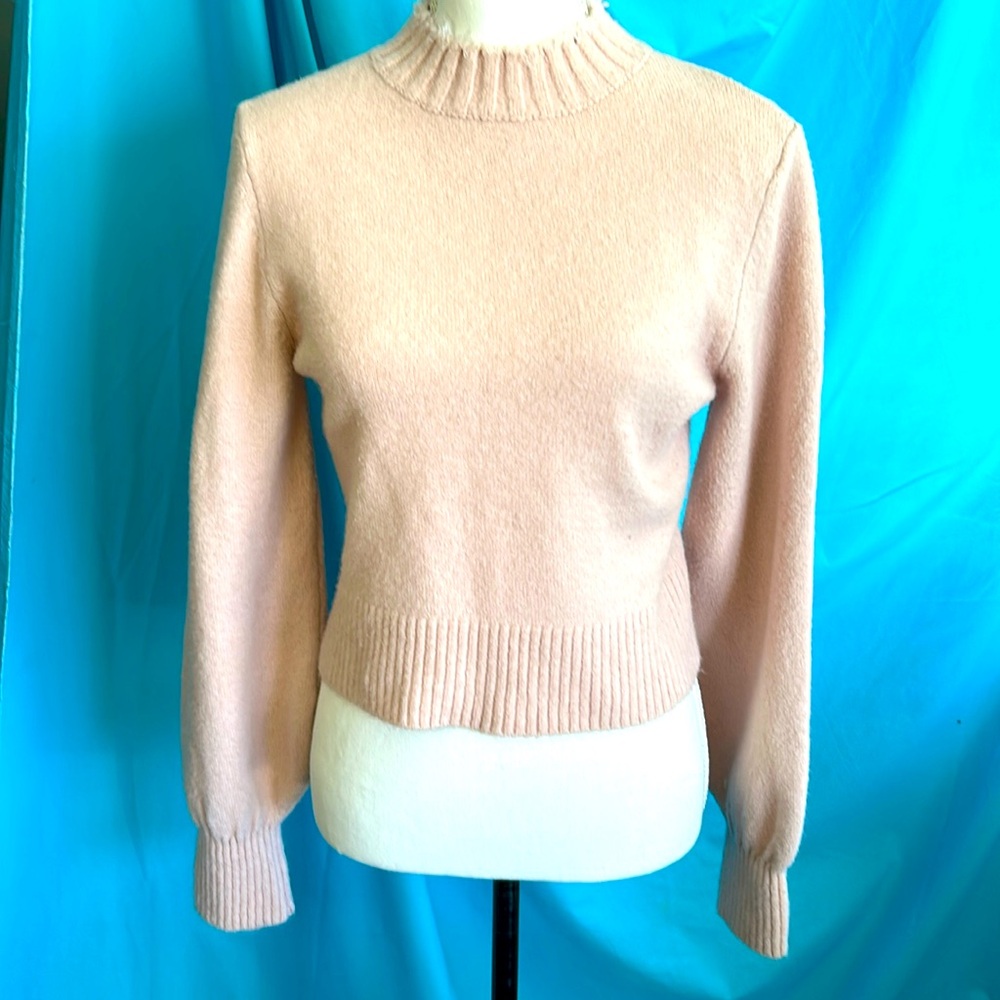 Buy2items get1free 3/$20items for$$40. Light pink long sleeve, turtleneck sweate
